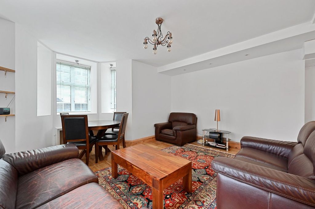 Property photo 3 of 11 Tec - 85 Eyre Court - Receptiona3 (1).Jpg
