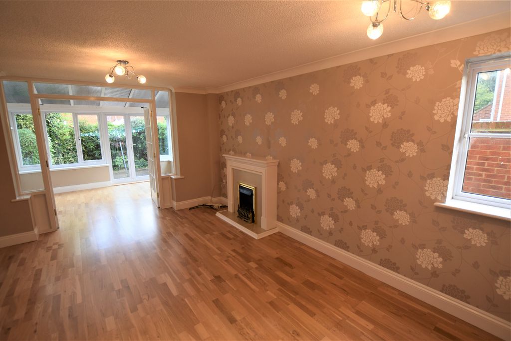 Property photo 2 of 18 Photo 02