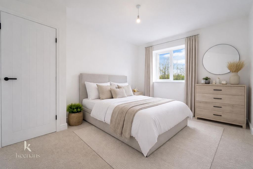 Property photo 3 of 32