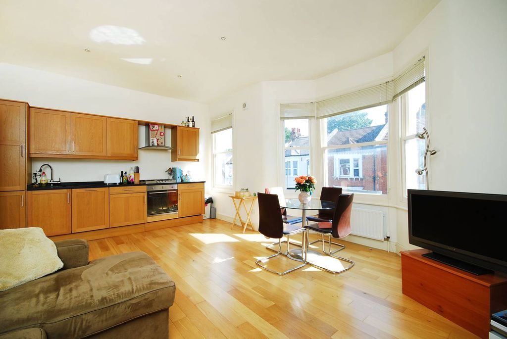 Property photo 3 of 6