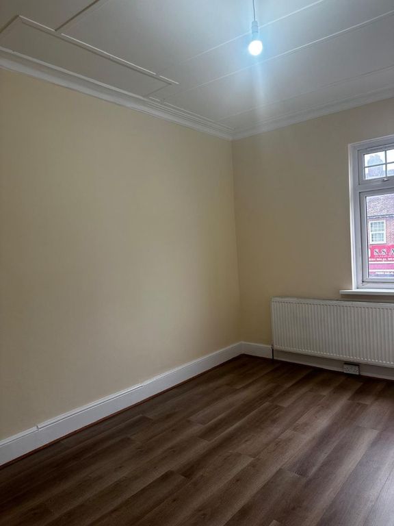 Property photo 1 of 6 To Let – Spacious 3 Bedroom Flat | £2,350 Pcm | Harrow, Ha2