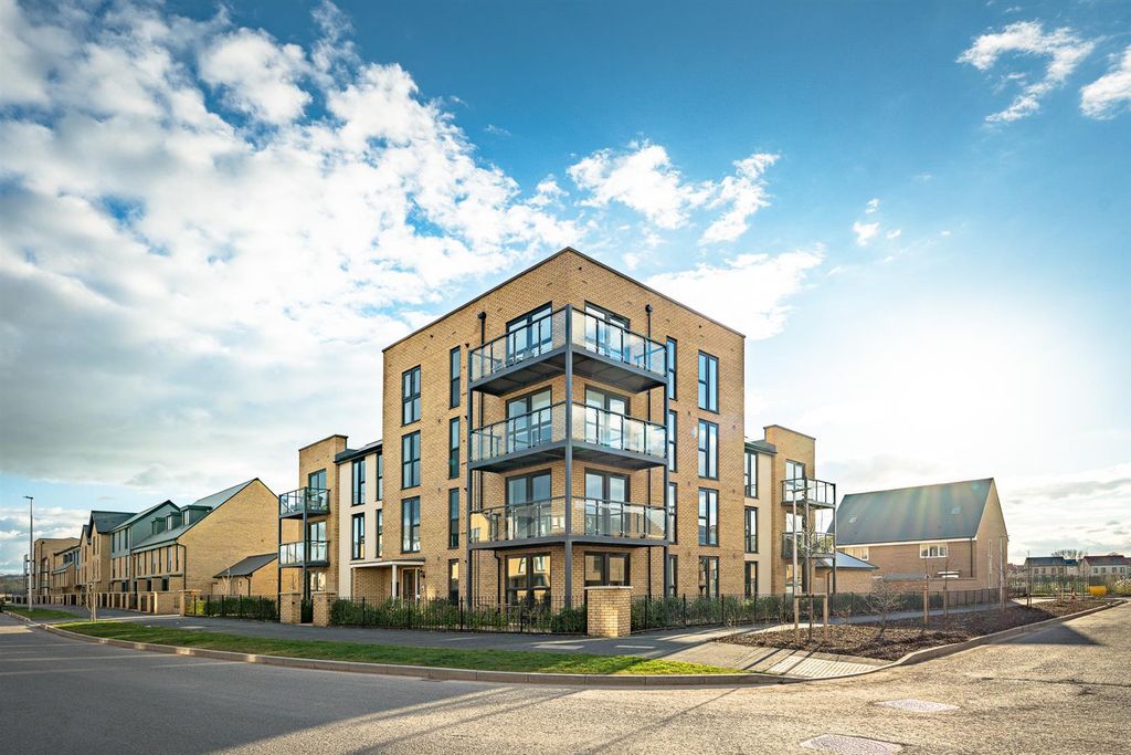 Property photo 1 of 14 Building Exterior