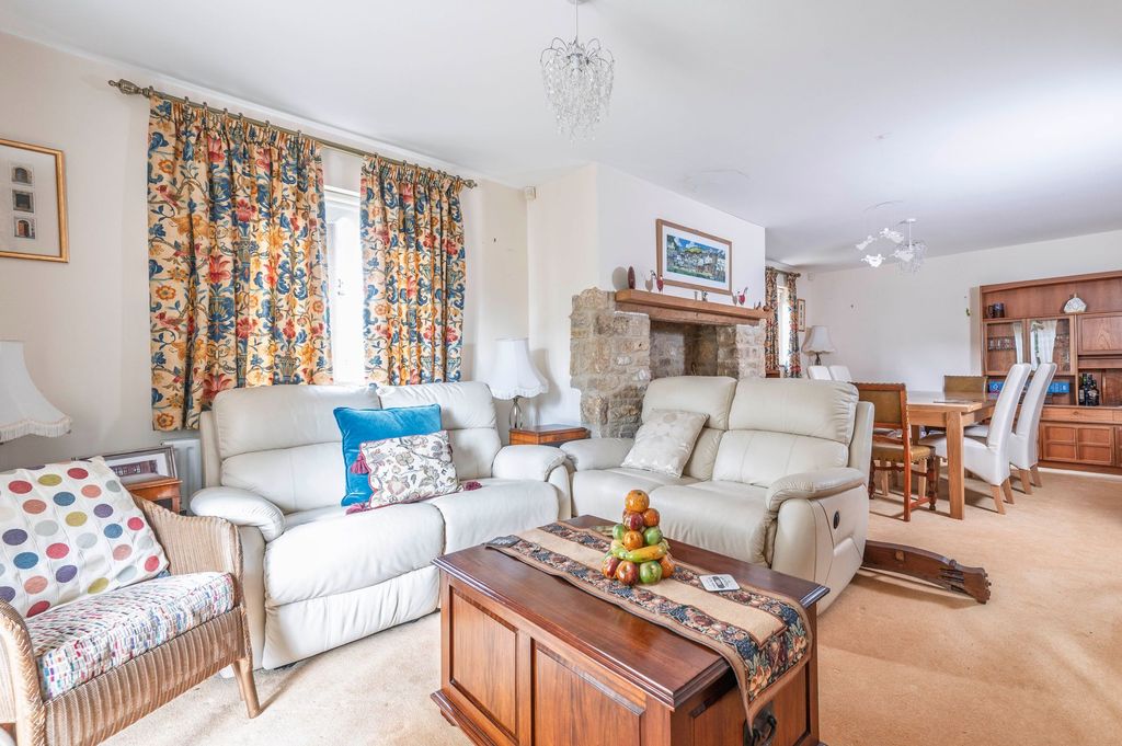 Property photo 3 of 23 Living Room