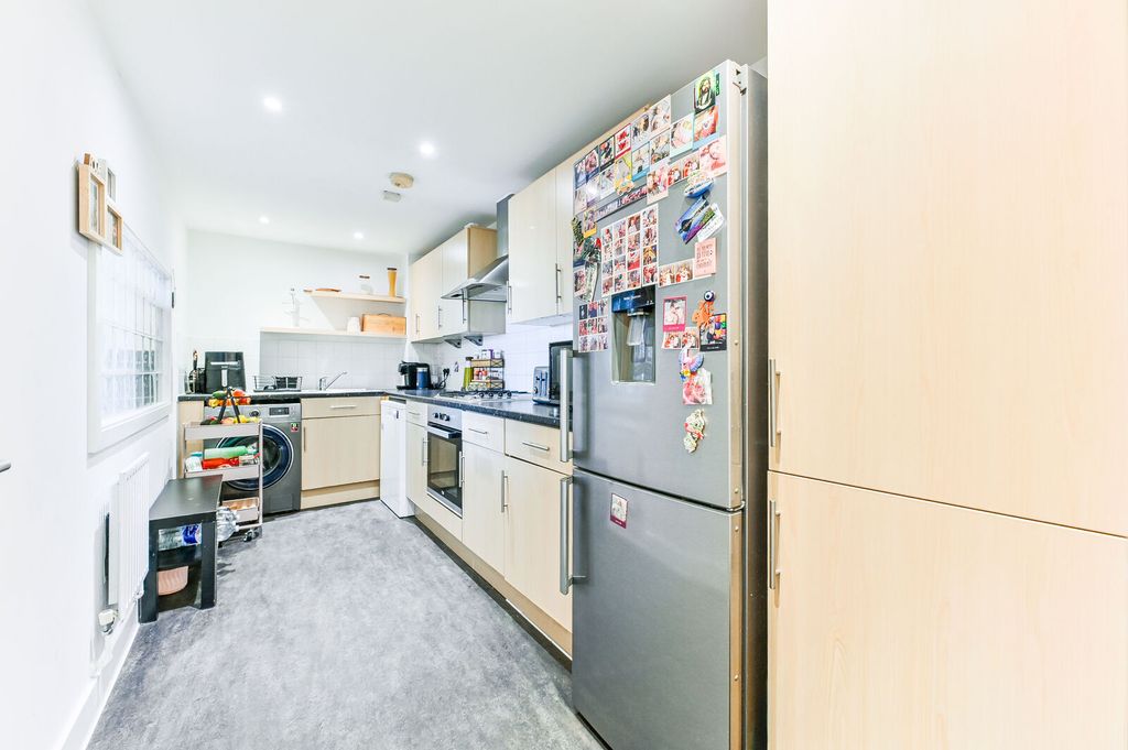 Property photo 3 of 17
