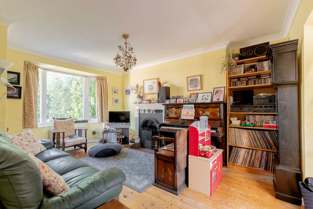 Property photo 3 of 20