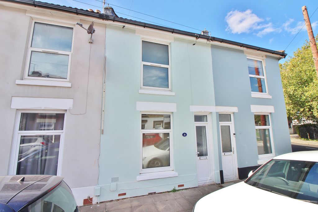 Property photo 1 of 18