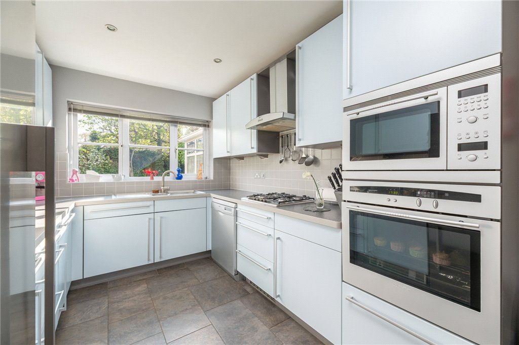 Property photo 3 of 28 Kitchen