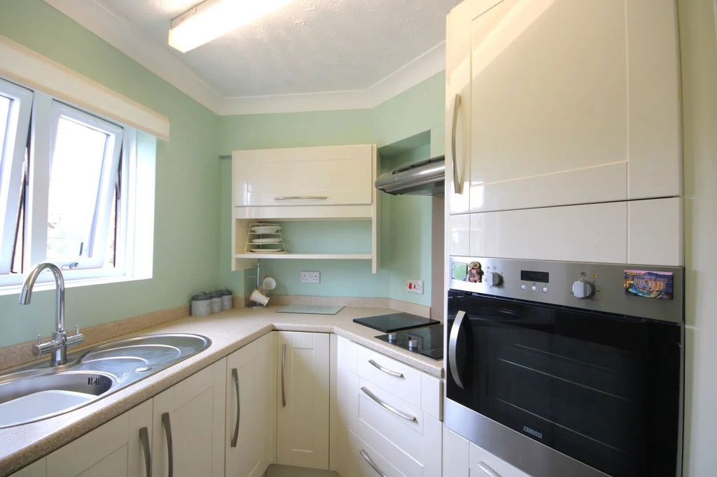 Property photo 3 of 14