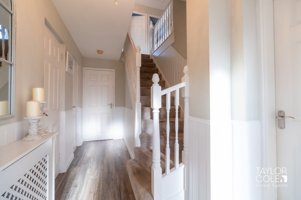 Property photo 2 of 35