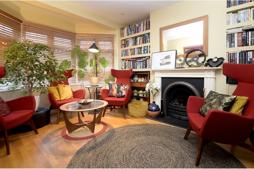 Property photo 2 of 19 Snug / Office