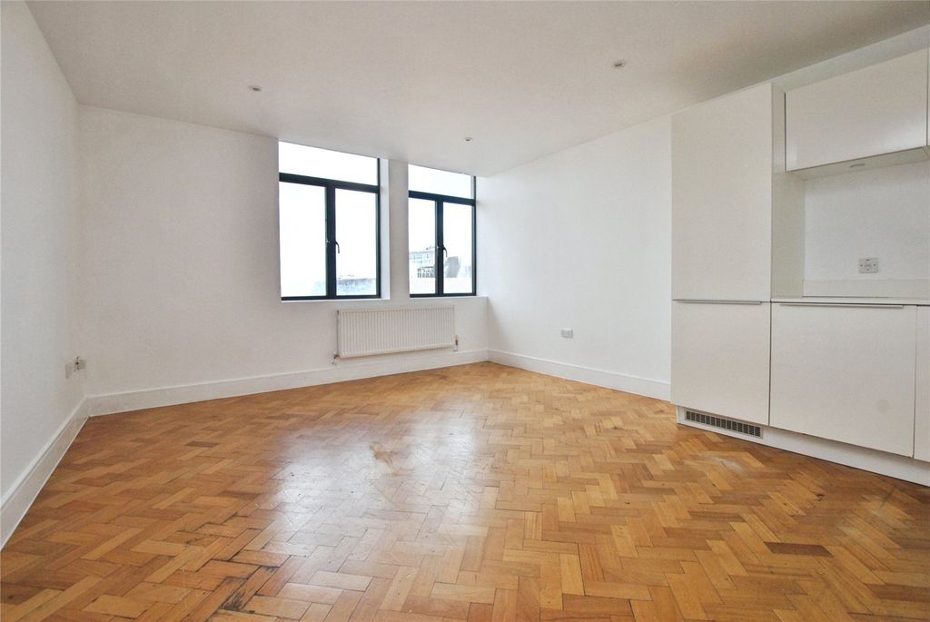 Property photo 1 of 7 Picture No. 06