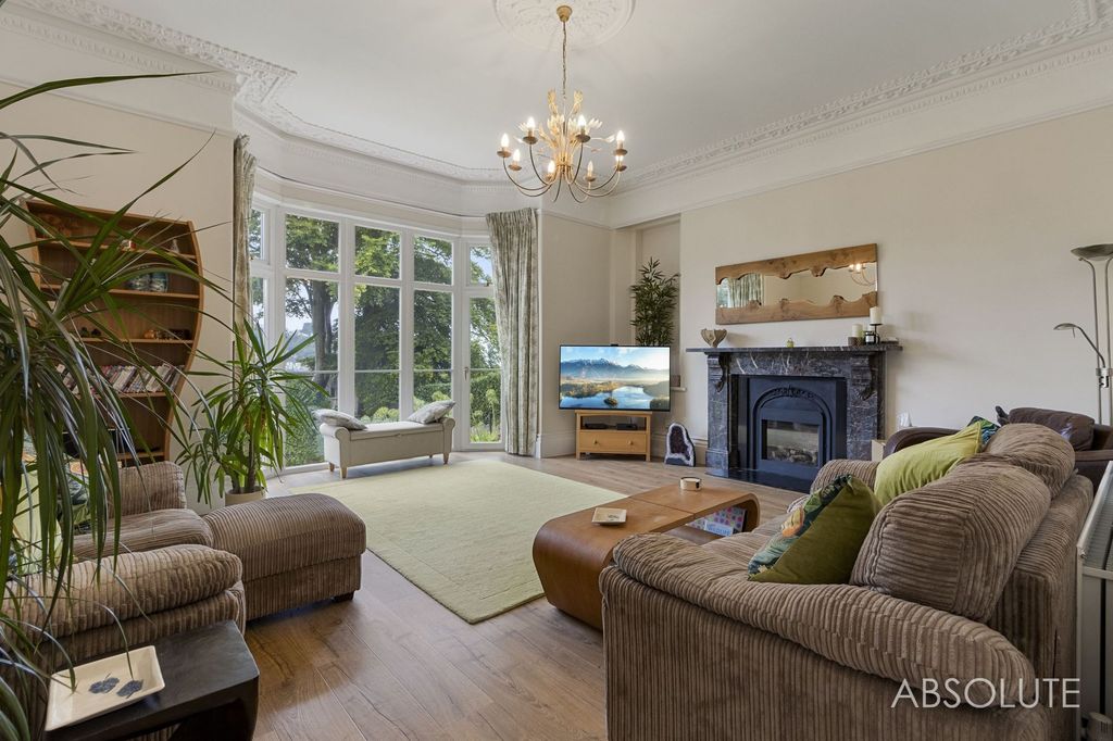 Property photo 2 of 48