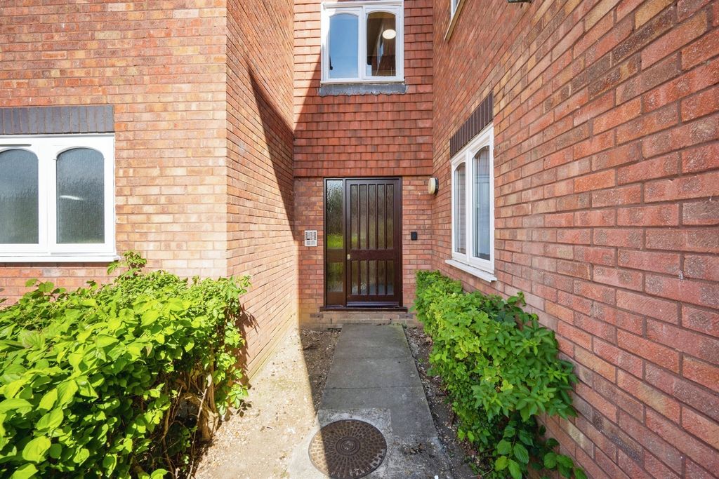 Property photo 2 of 12