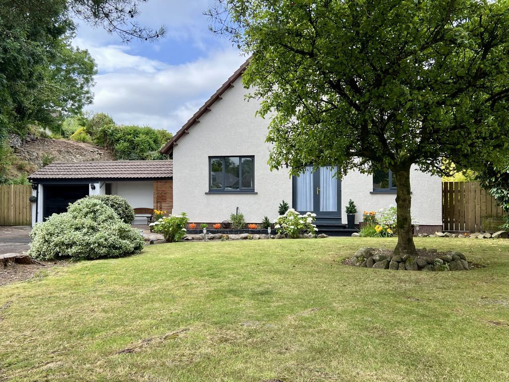 Property photo 1 of 28