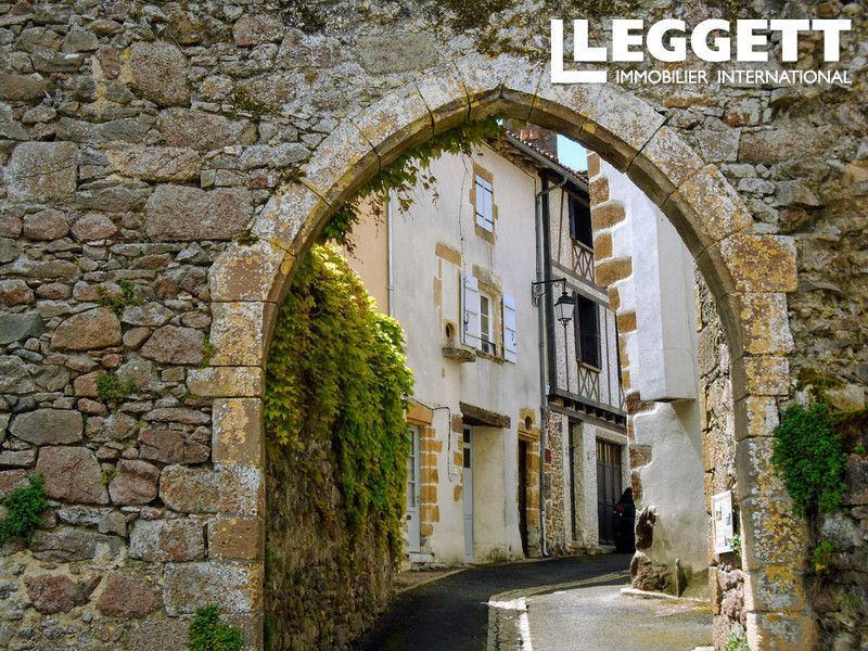 Property photo 2 of 10