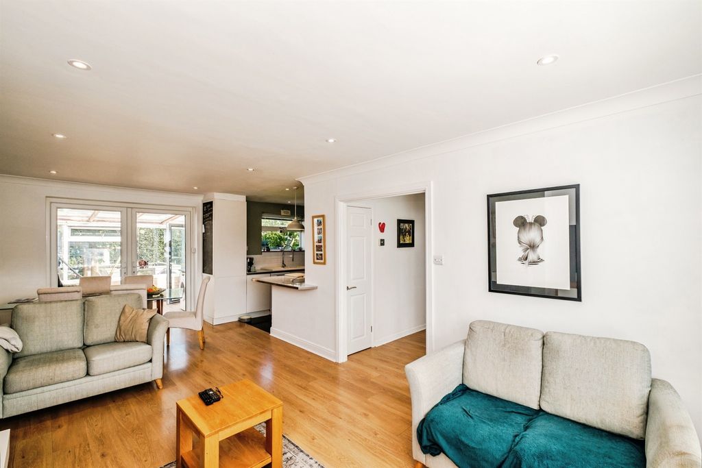 Property photo 3 of 17