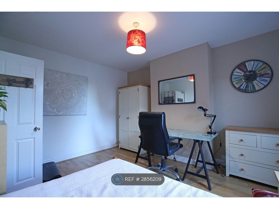 Property photo 3 of 15 Bedroom 2