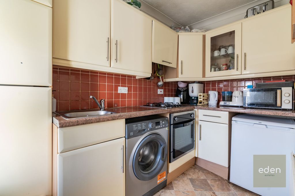 Property photo 3 of 9