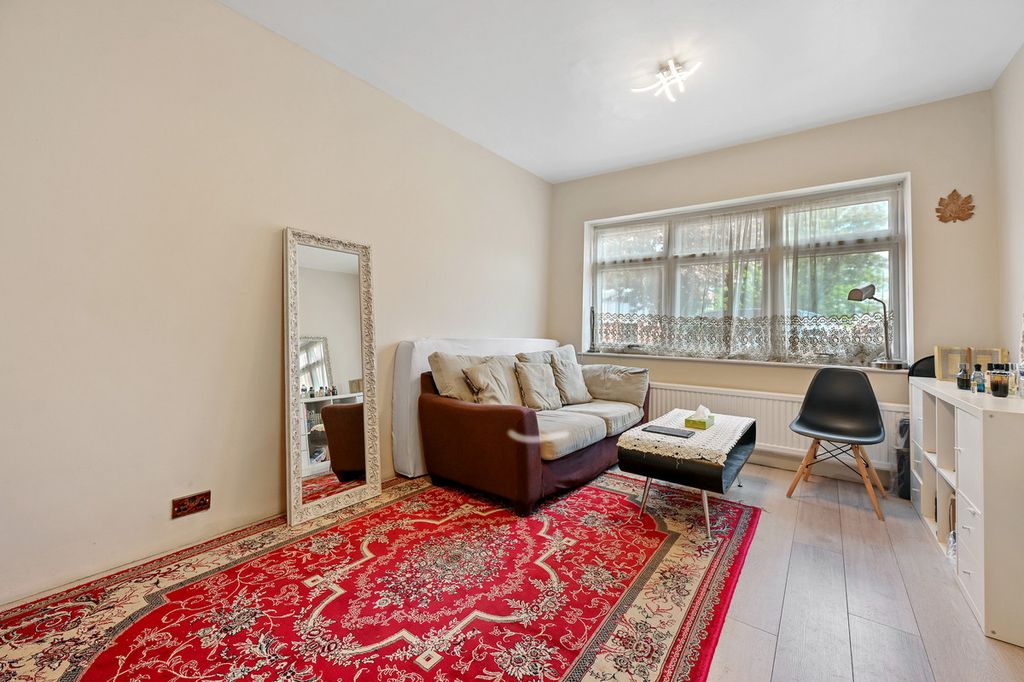 Property photo 2 of 12