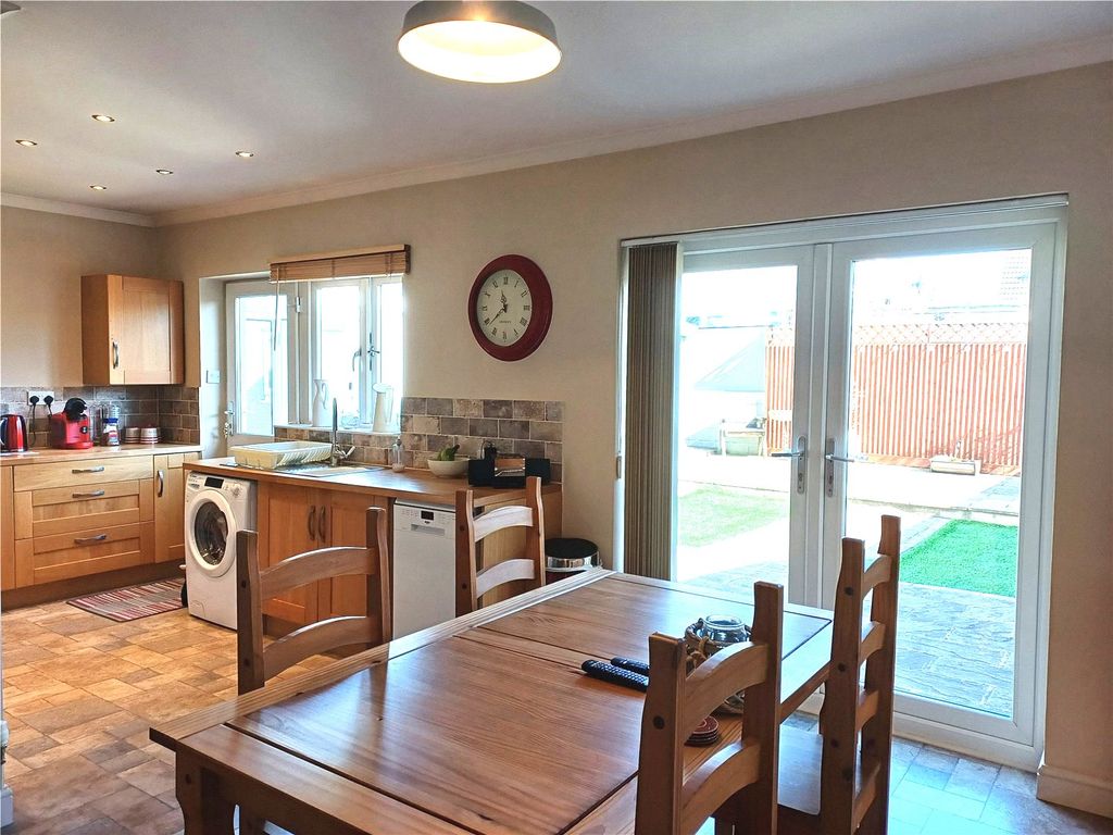 Property photo 2 of 14 Picture No. 19