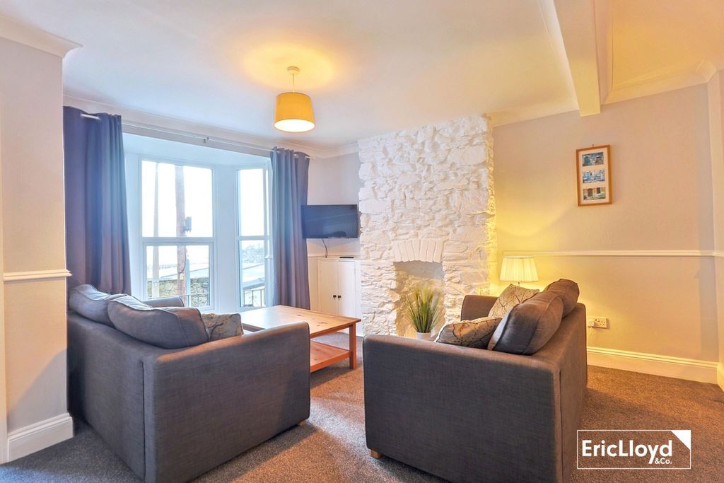 Property photo 3 of 17 Photo 18