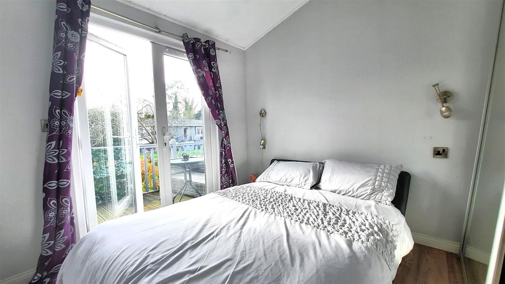 Property photo 1 of 12 Newbed1.Jpg