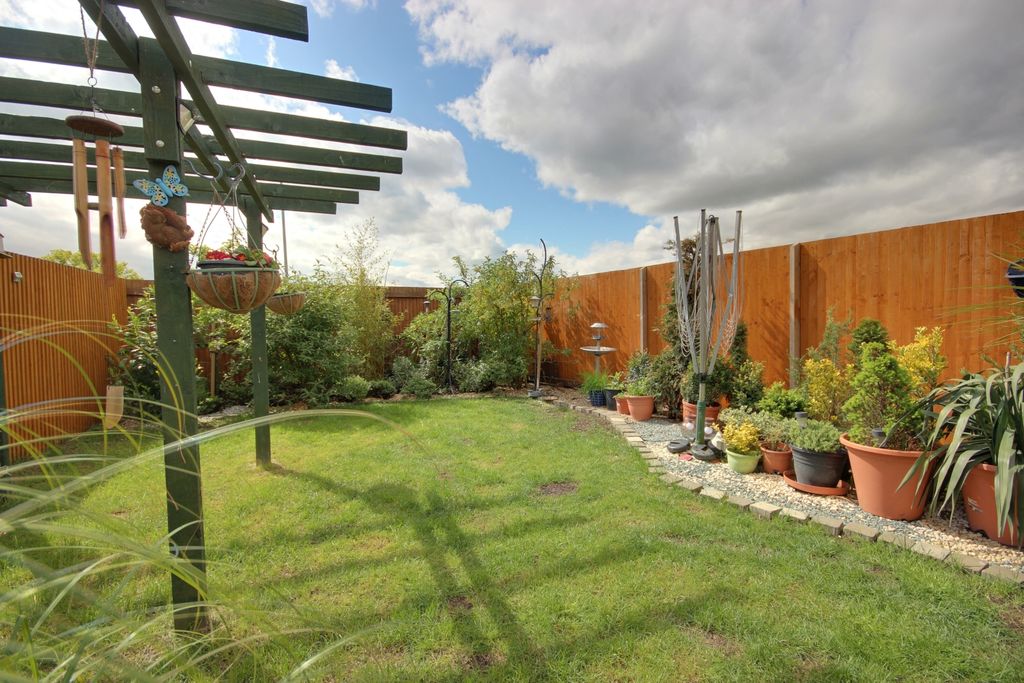 Property photo 2 of 16 1 Garden C