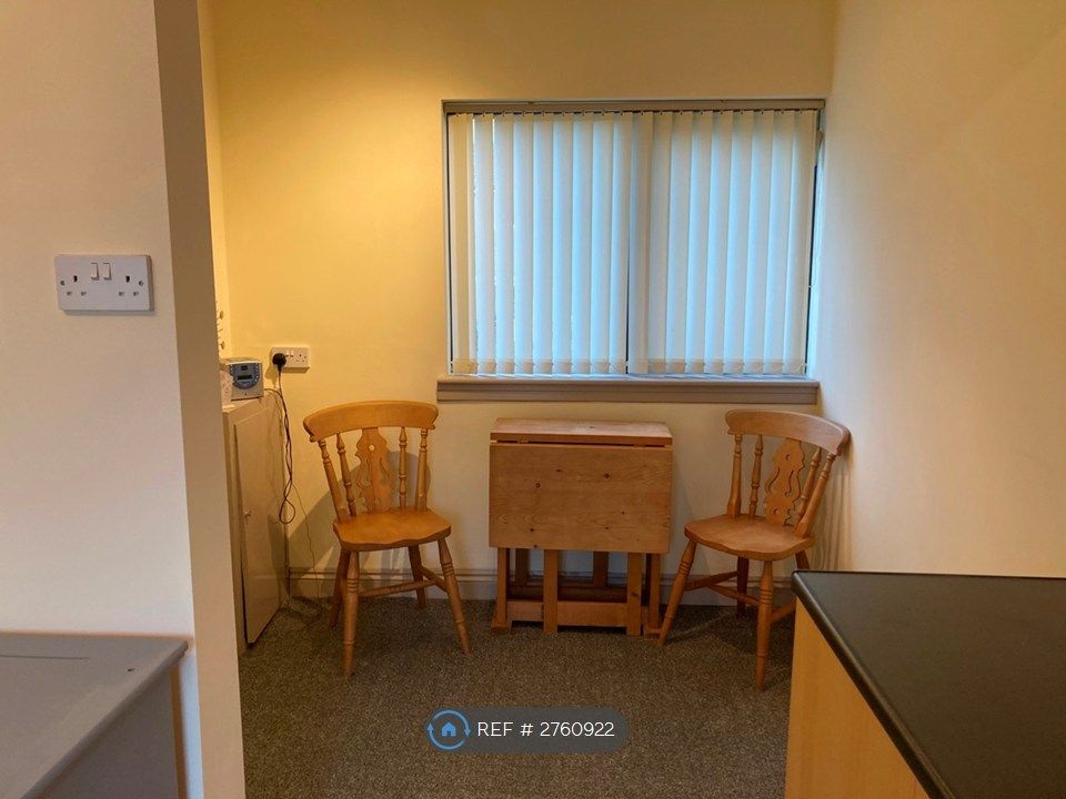 Property photo 3 of 12 Dining Area