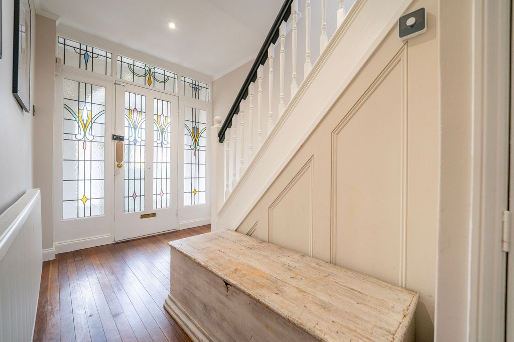 Property photo 2 of 26