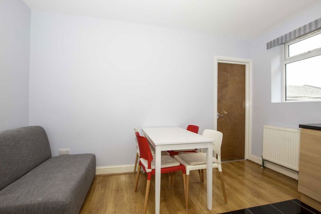 Property photo 2 of 4