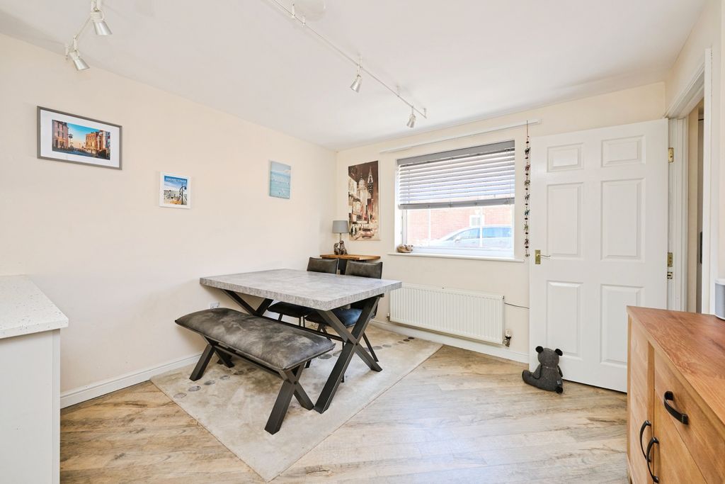 Additional image 6 of 4 bed town house for saleDays Meadow, Oakington, Cambridge CB24