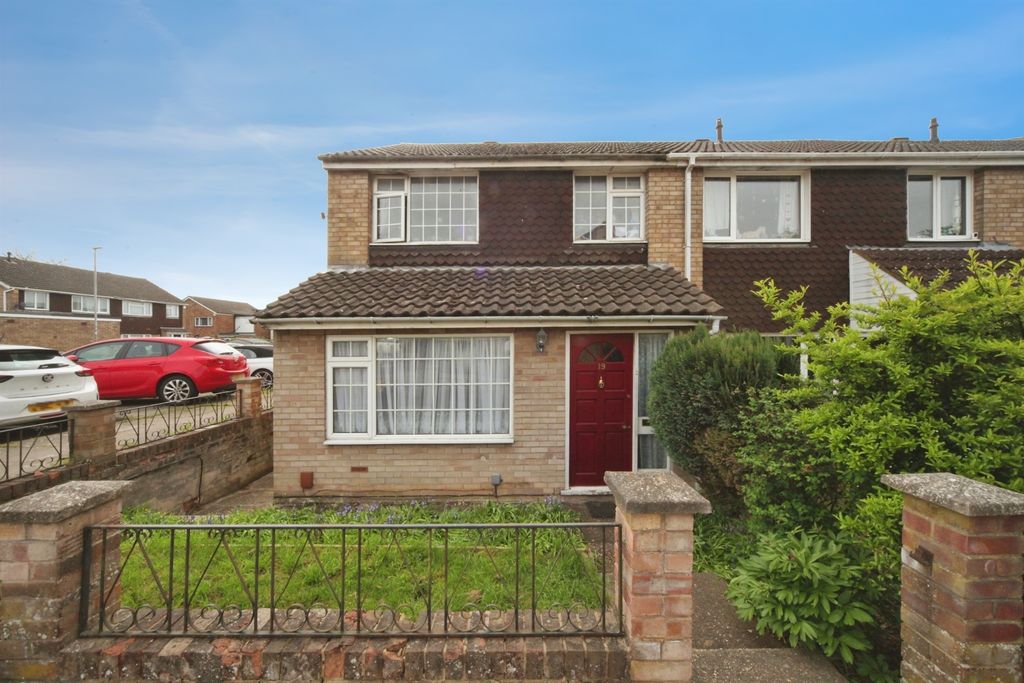 Property photo 1 of 12