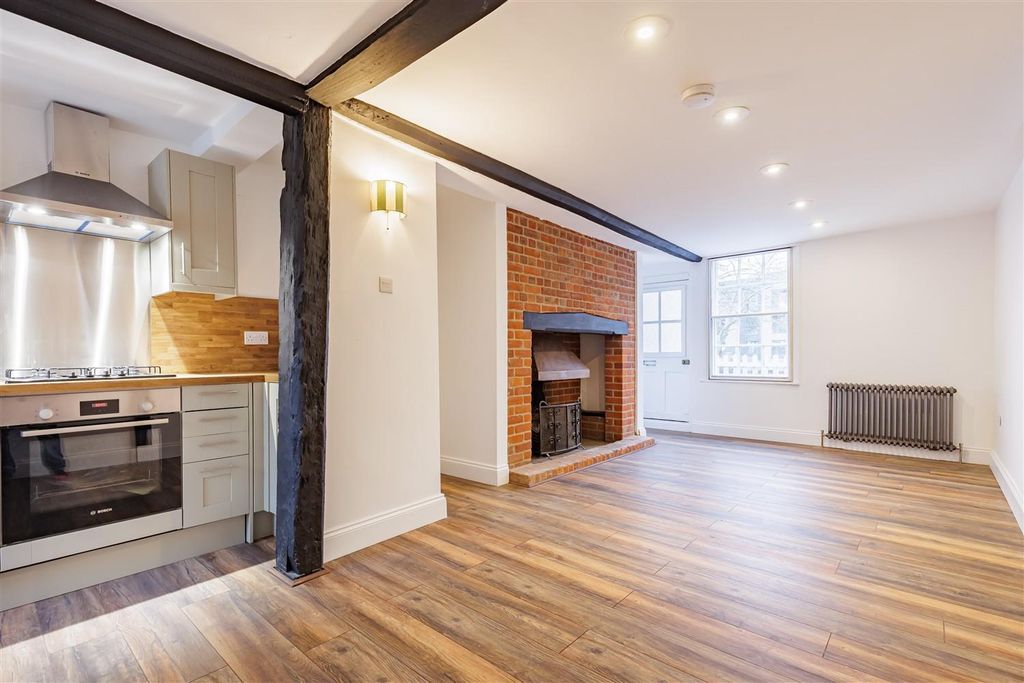 Property photo 2 of 22 110 High Street (6).Jpg