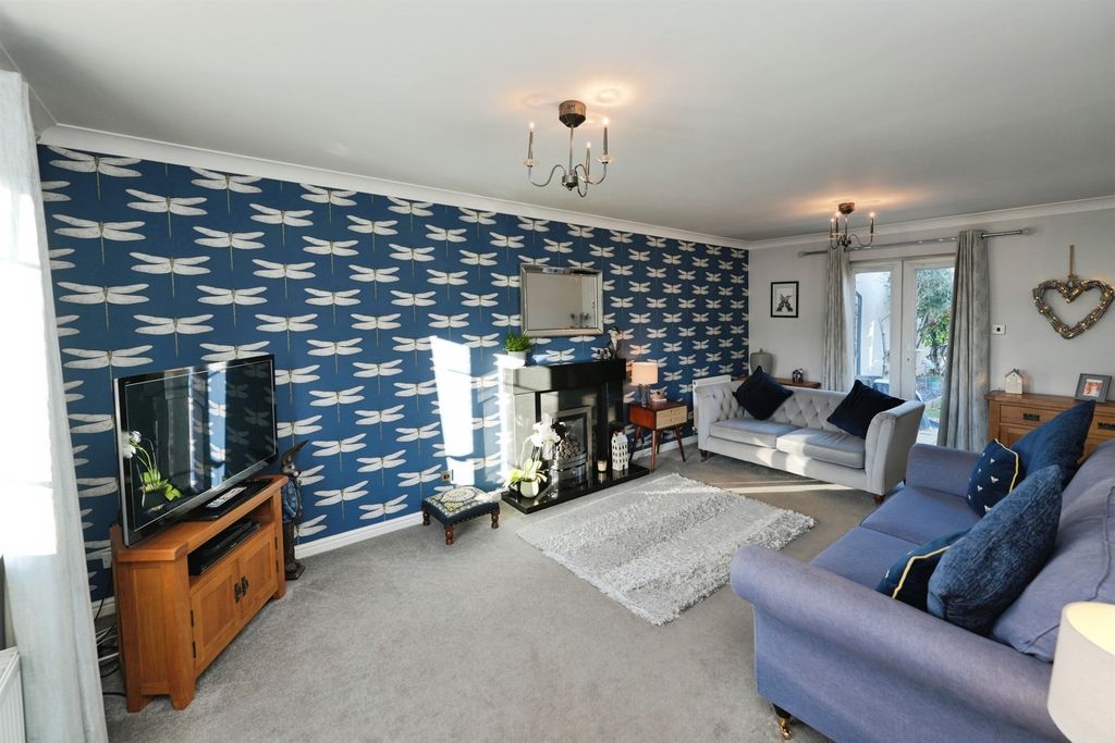 Property photo 2 of 16