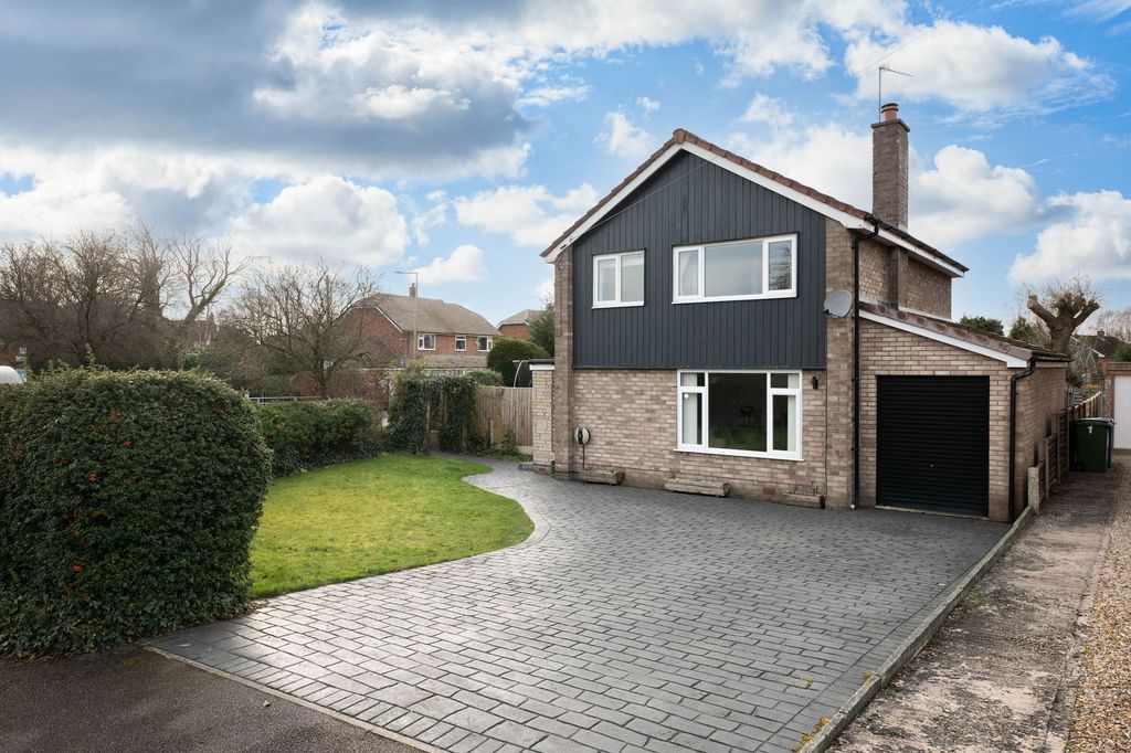 Property photo 2 of 21