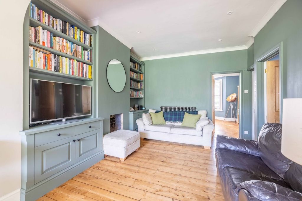 Property photo 2 of 17