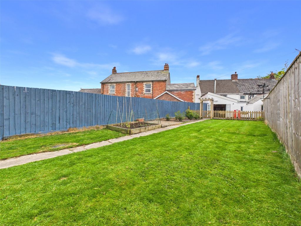 Property photo 2 of 22 Picture No. 32