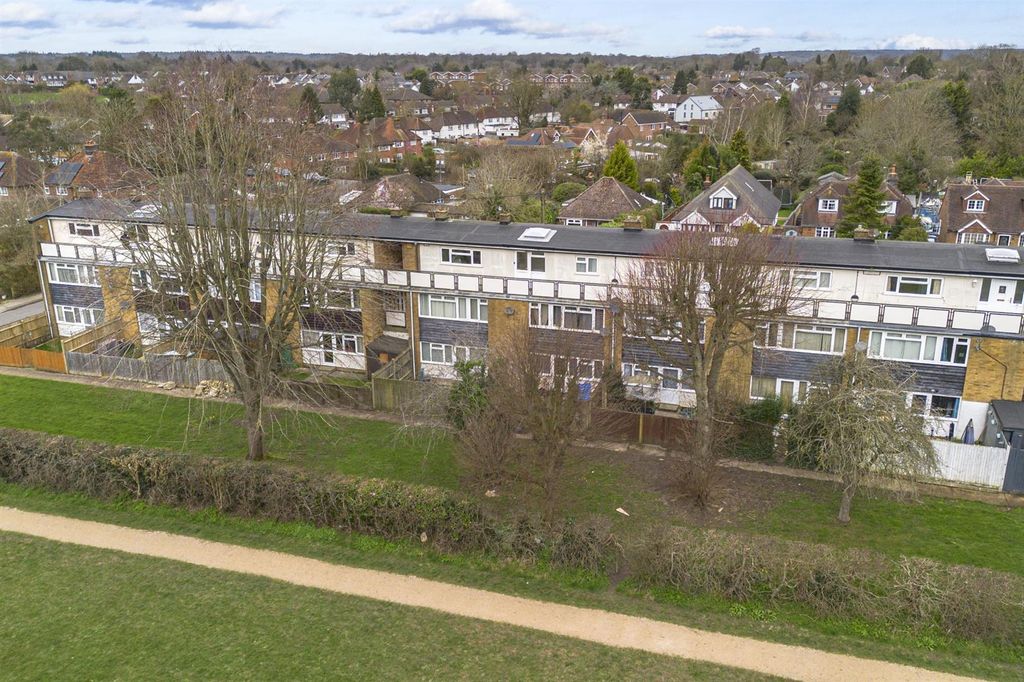 Property photo 2 of 16 4d31Da6E-359F-4Cb9-A09d-429A83616F92.Jpg