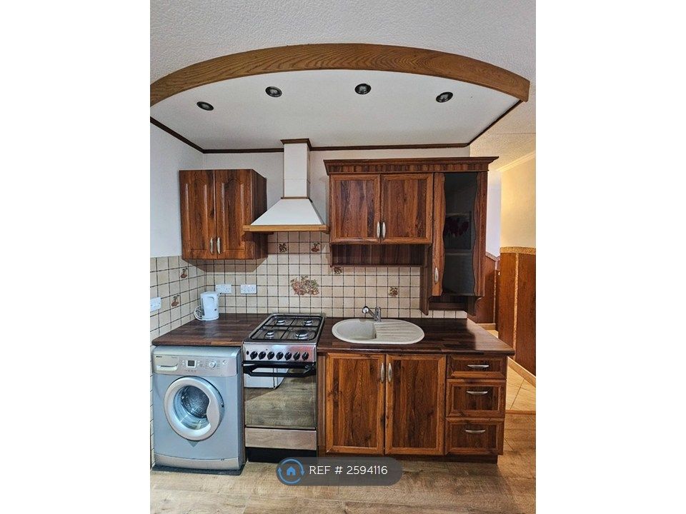 Property photo 1 of 11 Kitchen