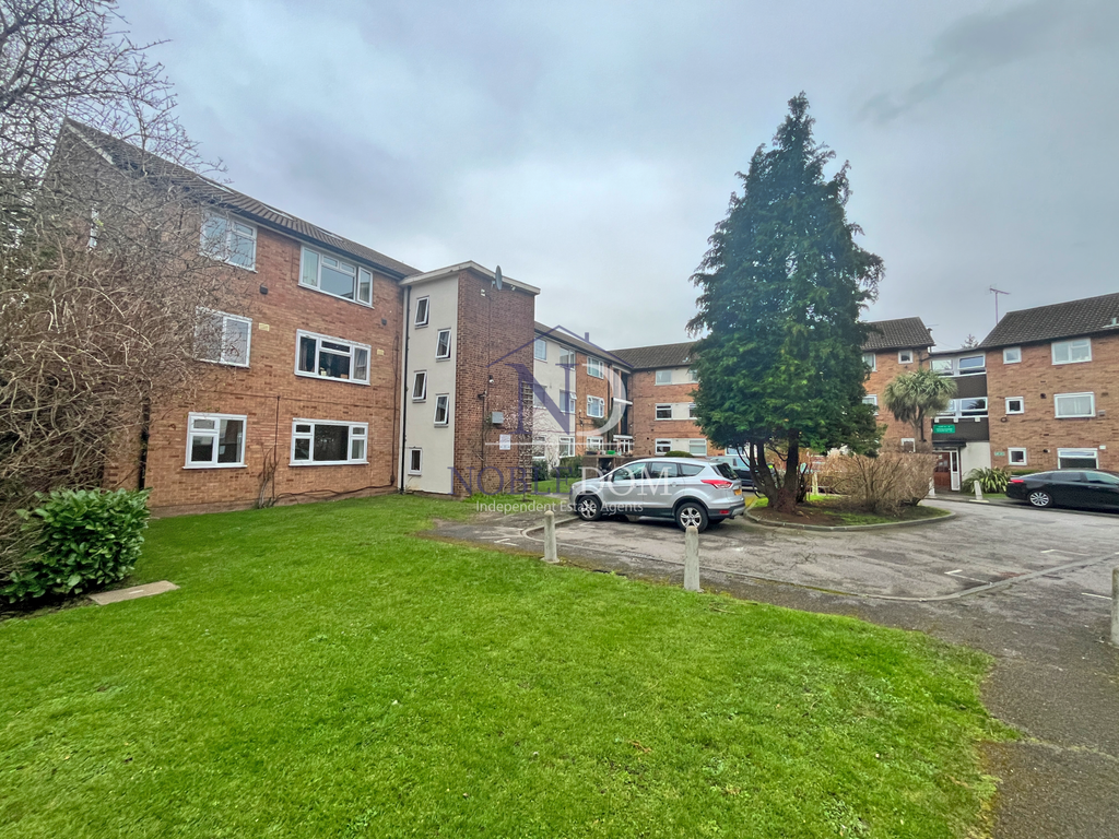 Property photo 1 of 9 2 Bedroom Flat In Hounslow Tw3