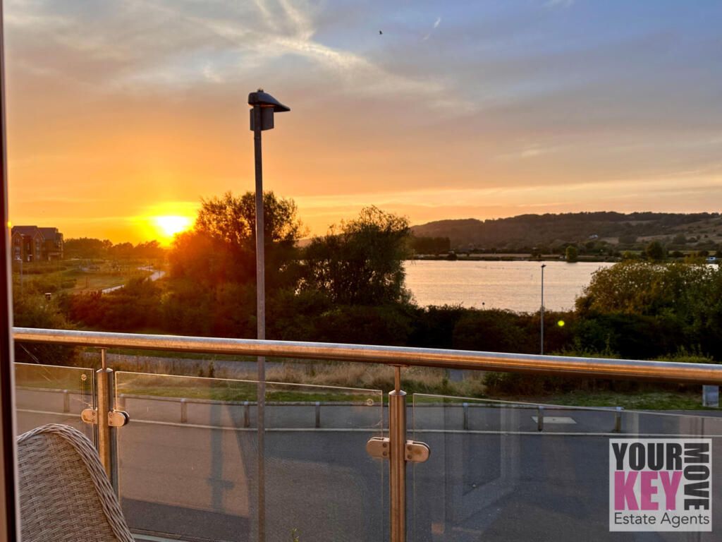 Property photo 1 of 24 Your Key Move - Folkestone Estate Agents With Expert Local Knowledge Of Surrounding Areas, Including Hythe, Hawkinge, Sandgate And Ashford.