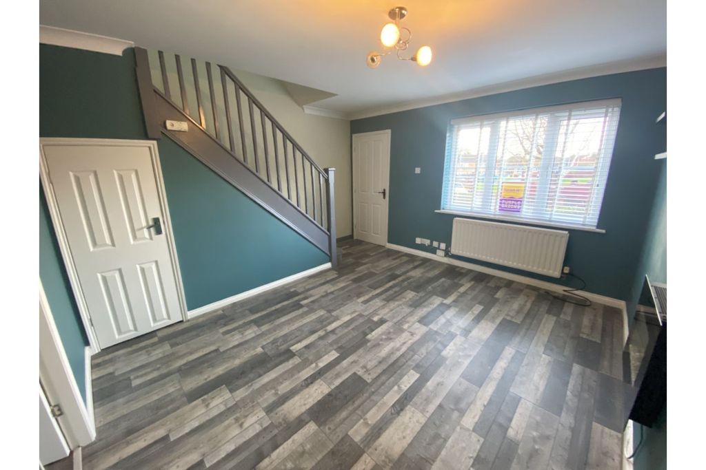 Property photo 3 of 12 Lounge