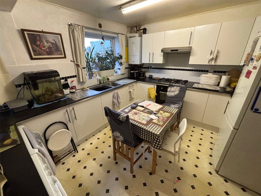 Property photo 2 of 17 Picture No. 11