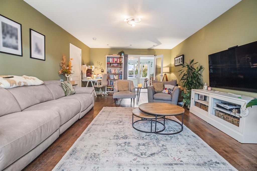 Property photo 3 of 26 Living Room