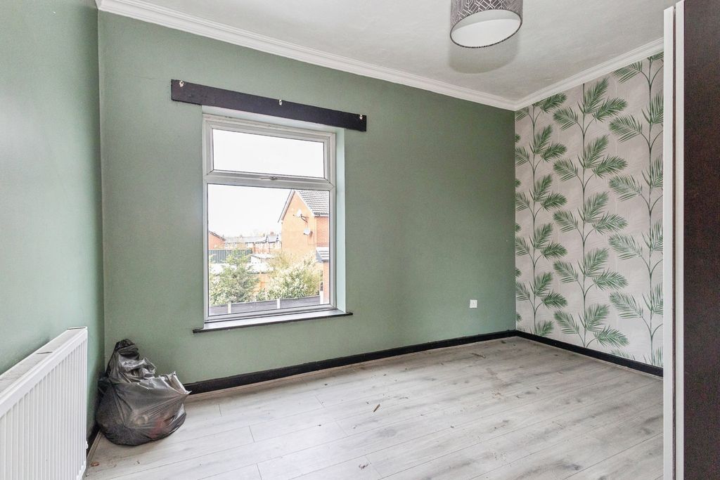 Property photo 3 of 22 Pbox-Img.Jpg