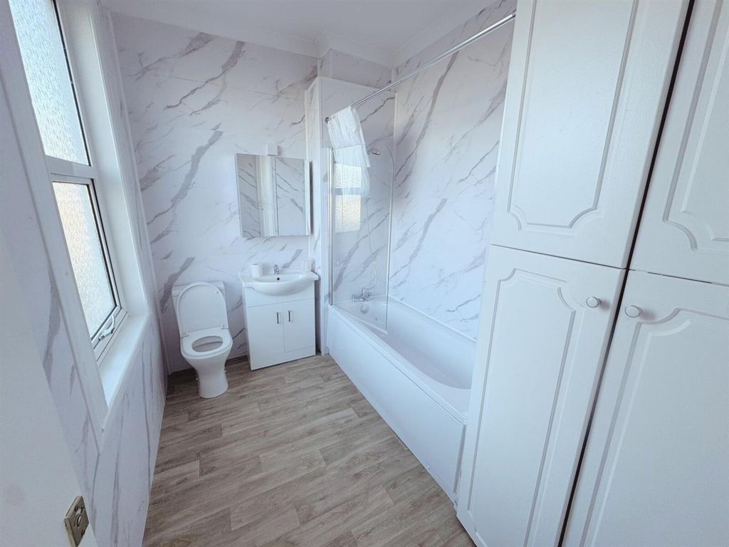 Property photo 3 of 5 B435c46d-554F-488B-B327-1Db3Ab45d6A8.Jpg