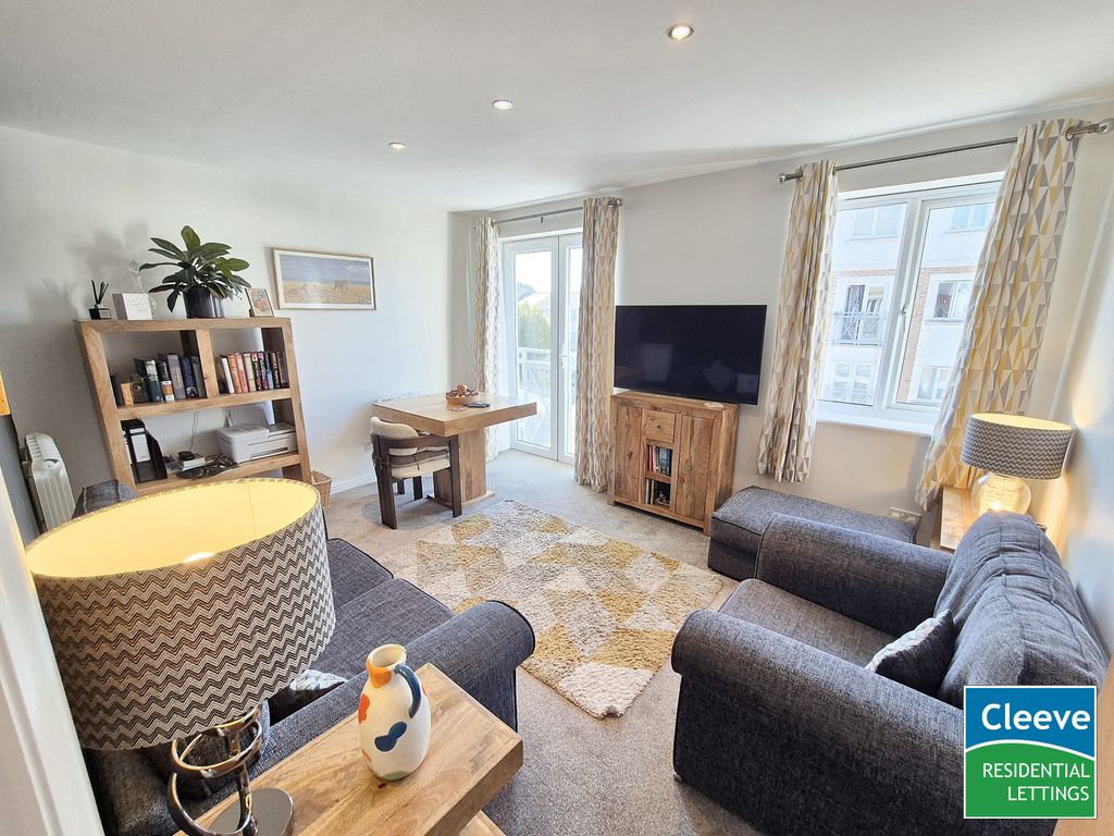 Property photo 3 of 11 1000079496