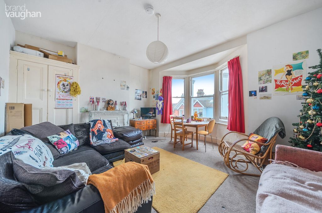 Property photo 2 of 12 A3Cf3Dd4-868E-479...