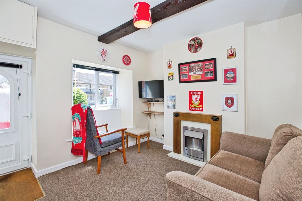 Property photo 2 of 16