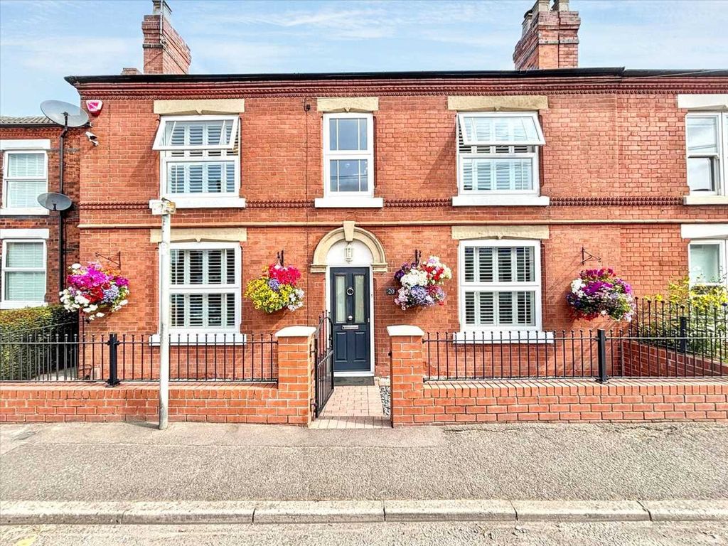 Property photo 2 of 31